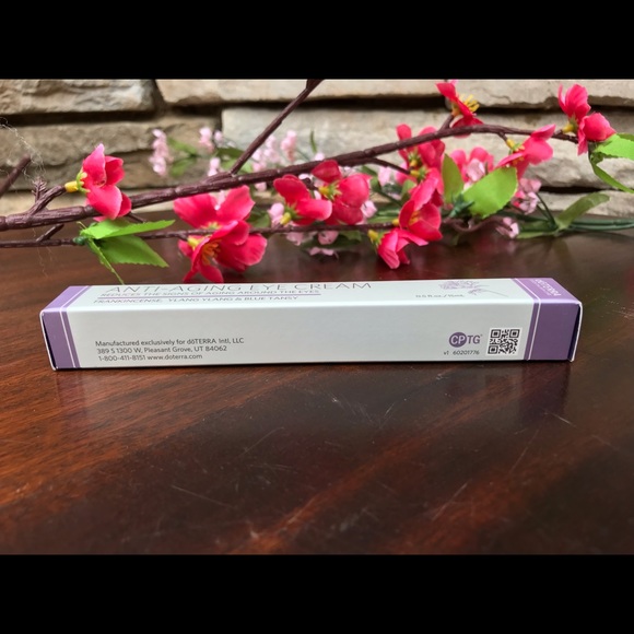 ❤️HP Anti-Aging Eye Cream by DoTERRA currently unavailable - Picture 5 of 11